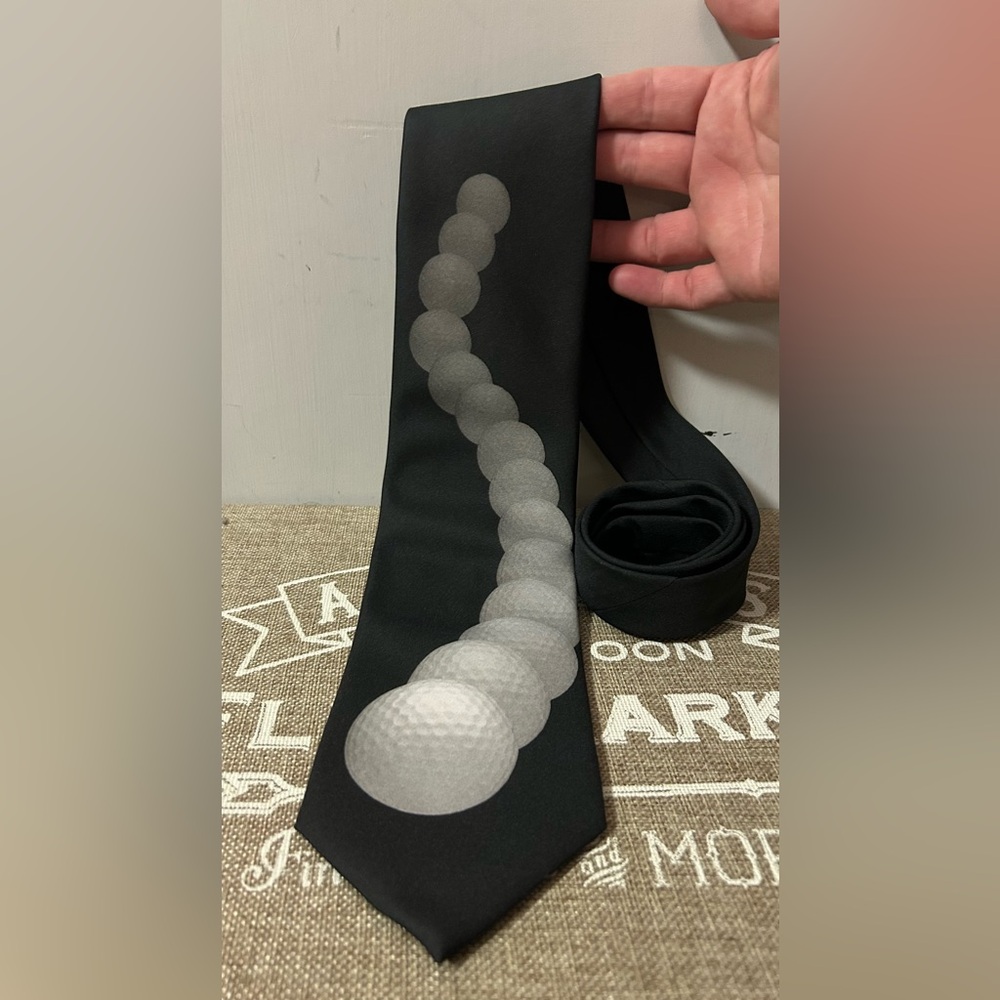 Wally Wear Golf Ball In Motion Tie
